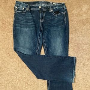 Miss Me jeans. 33 and 32 inseam.